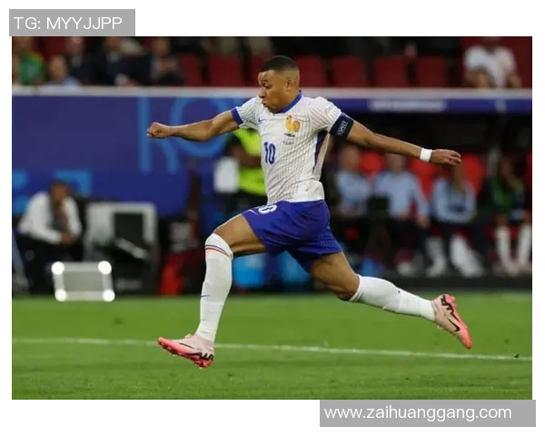 欧洲杯赛场之星闪耀荣膺月度最佳球员实至名归书写荣耀篇章 欧洲杯赛场之星闪耀荣膺月度最佳球员实至名归书写荣耀篇章